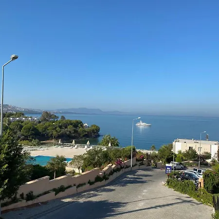 Sea View 3 Penthouse Gulluk